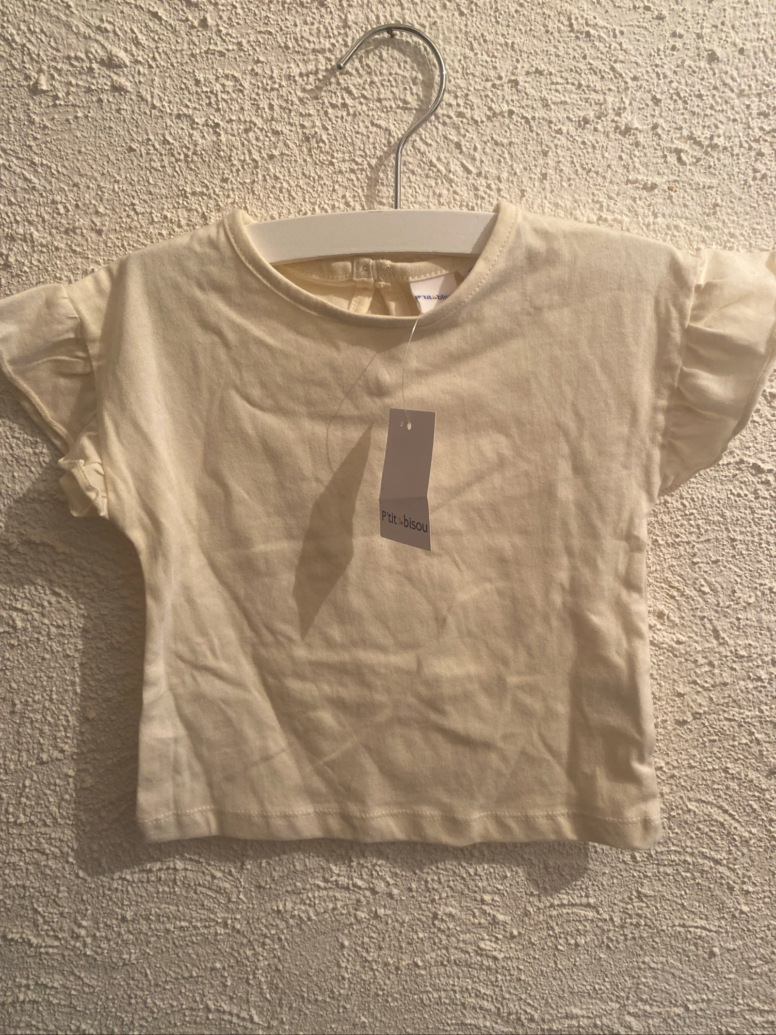 Tee shirt bébé neuf avec étiquette (12 mois)